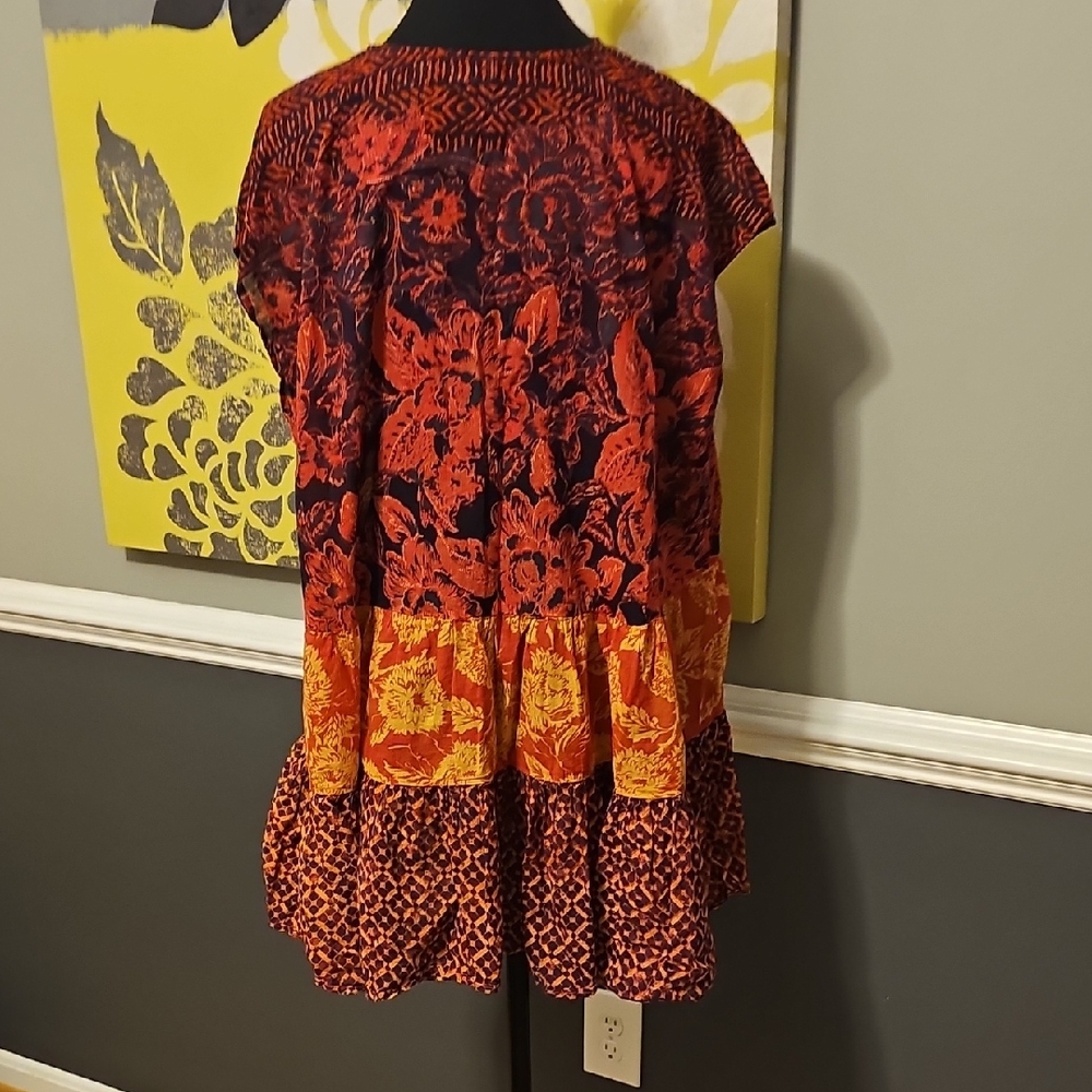 Free People Boho Mixed Floral Tiered Keyhole Tunic in Red and Orange - Picture 6 of 6